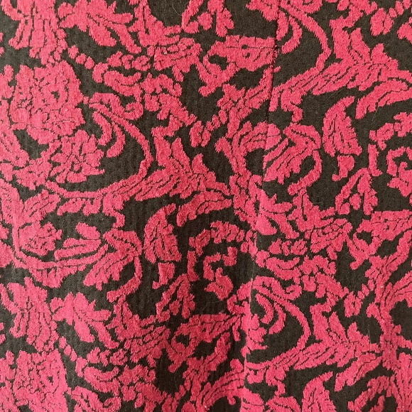 Lily Rose Black and Burgundy Flared Short sleeve Dress - Picture 3 of 5